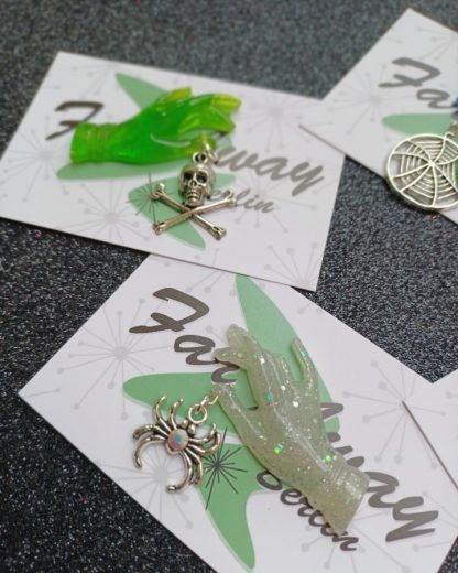 * HALLOWEEN SPECIAL * The Witch's Hand Brooches - Image 5