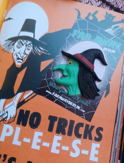 * HALLOWEEN SPECIAL * Mystic Coven Witch Brooch - Image 2