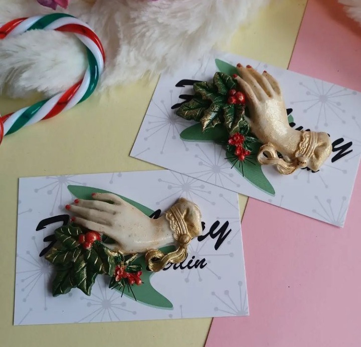 * XMAS RESTOCK * Eternal Holly Victorian Brooch - Image 5