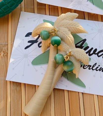 Sweet Coconuts Palm Tree Brooch - Image 6