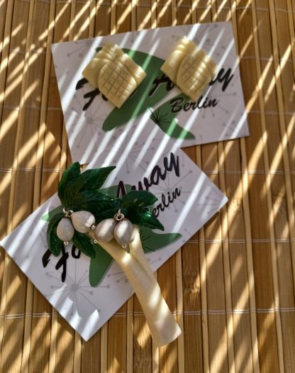 Sweet Coconuts Palm Tree Brooch - Image 10
