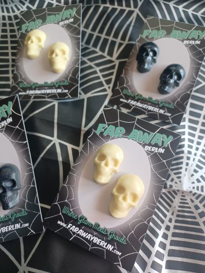 * HALLOWEEN SPECIAL * Voodoo Queen Skull Earrings