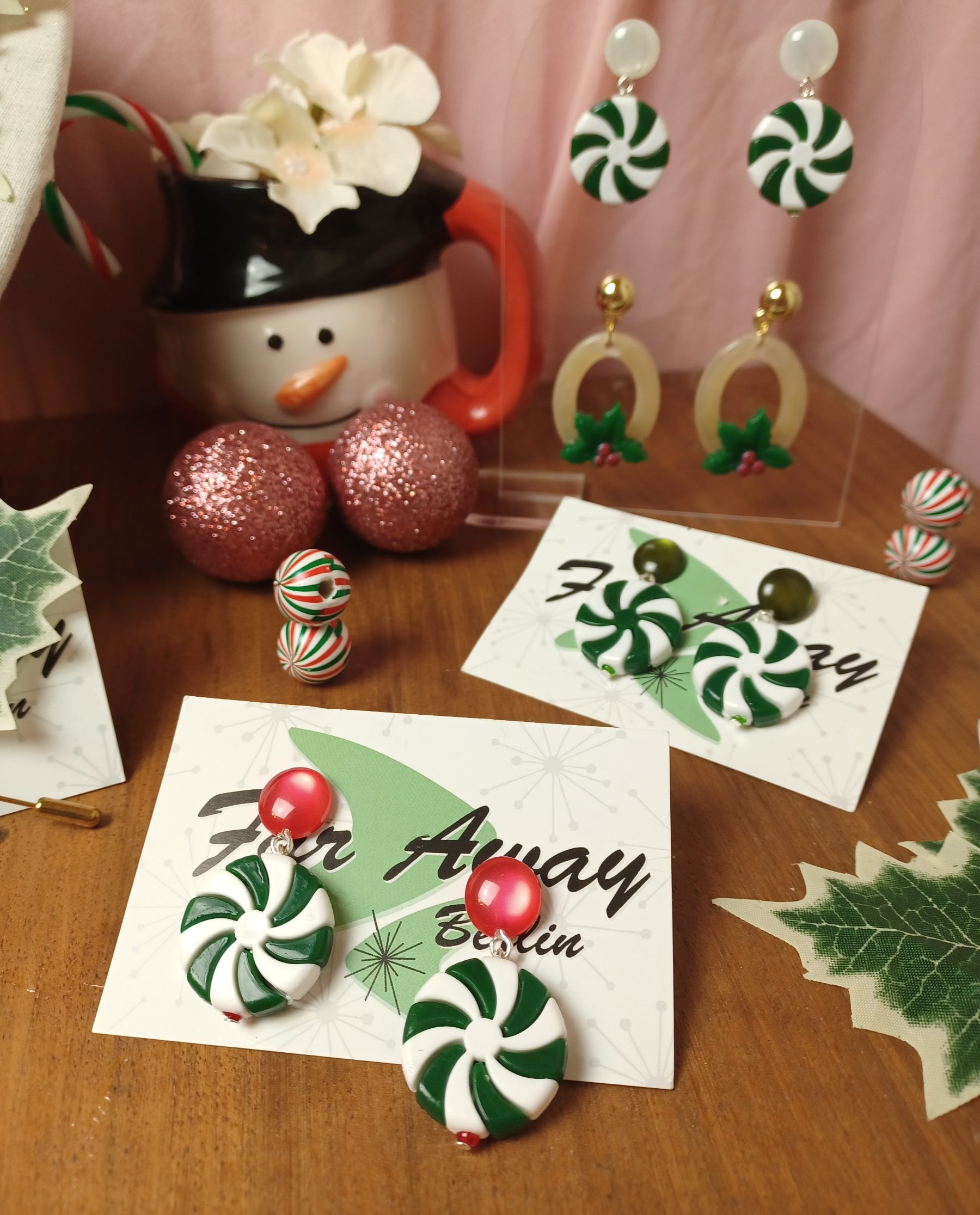 * XMAS SPECIAL * Minty Swirl Earrings