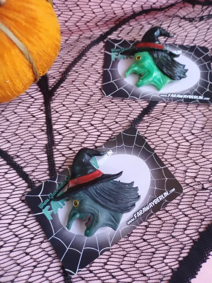 * HALLOWEEN SPECIAL * Mystic Coven Witch Brooch - Image 5
