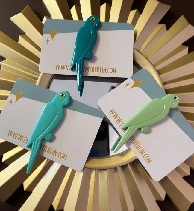 Lola Carioca Parrot Brooch - Image 5